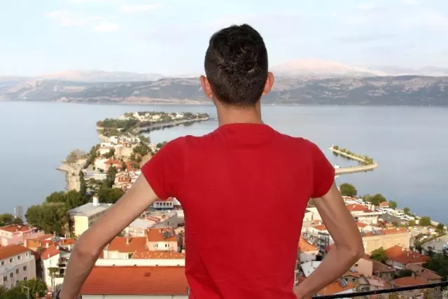 Yedi renkli Eğirdir Gölü'nde muhteşem manzara keyfi Yedi renkli Eğirdir Gölü'nde muhteşem manzara keyfi