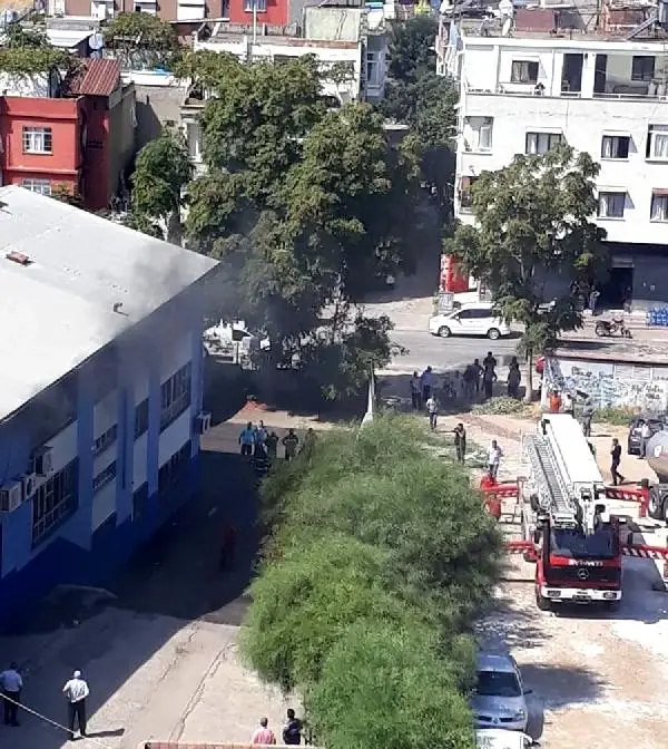 Adana'da ilkokulda yangın