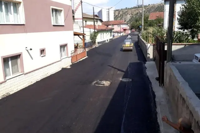 Asfalt çalışmaları devam ediyor