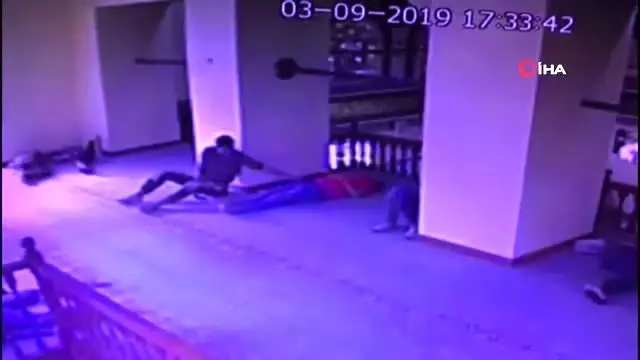 Camide cep telefonu hırsızlığı kamerada