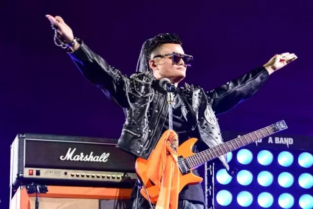 Çin'in en zengini Jack Ma kurucusu olduğu Alibaba'dan rock konseriyle emekli oldu