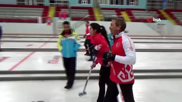 Curling Milli Takımı hazırlık kampı Erzurum'da devam ediyor Curling Milli Takımı hazırlık kampı Erzurum'da devam ediyor