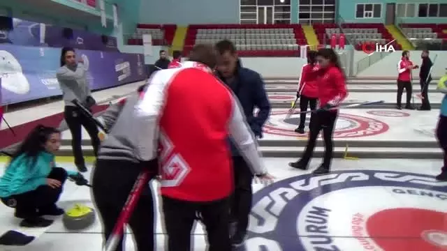 Curling Milli Takımı hazırlık kampı Erzurum'da devam ediyor Curling Milli Takımı hazırlık kampı Erzurum'da devam ediyor