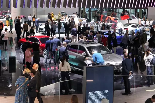 Dünyanın en büyük Otomobil Fuarı IAA Frankfurt'ta açıldı Dünyanın en büyük Otomobil Fuarı IAA Frankfurt'ta açıldı
