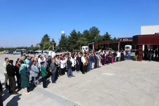 Erzurum'da intihar eden doktor için tören düzenlendi