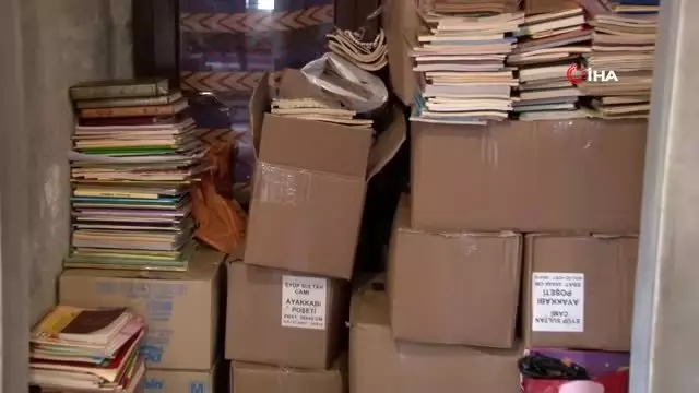 Eyüp Sultan Camisi'nde Kur'an-ı Kerim ve ilmihal kitaplarının yere bırakılmasına tepki Eyüp Sultan Camisi'nde Kur'an-ı Kerim ve ilmihal kitaplarının yere bırakılmasına tepki
