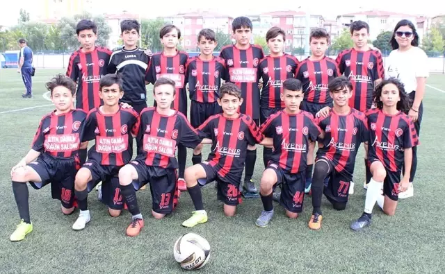 Futbolcuların Rabia Ablası Futbolcuların Rabia Ablası