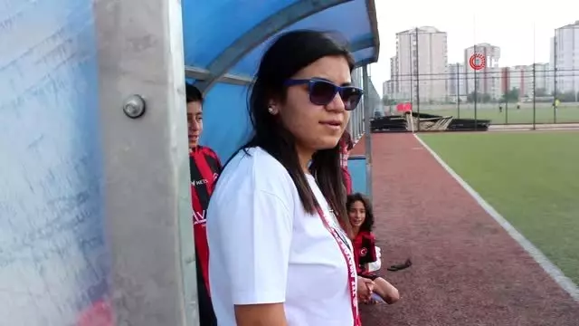 Futbolcuların Rabia Ablası Futbolcuların Rabia Ablası