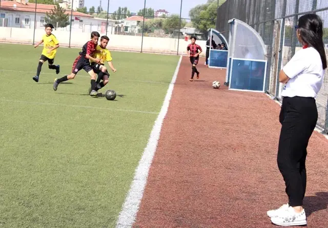 Futbolcuların Rabia Ablası Futbolcuların Rabia Ablası