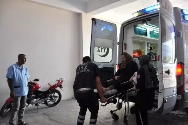 Gaziantep'te iki otomobil çarpıştı: 3 yaralı