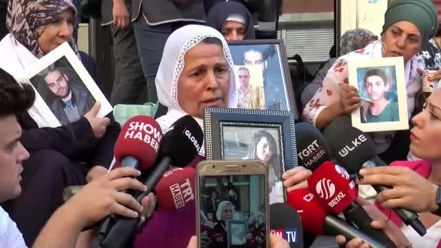 'Gözüm pencerede kulağım kapıda kızımı bekliyorum' 'Gözüm pencerede kulağım kapıda kızımı bekliyorum'