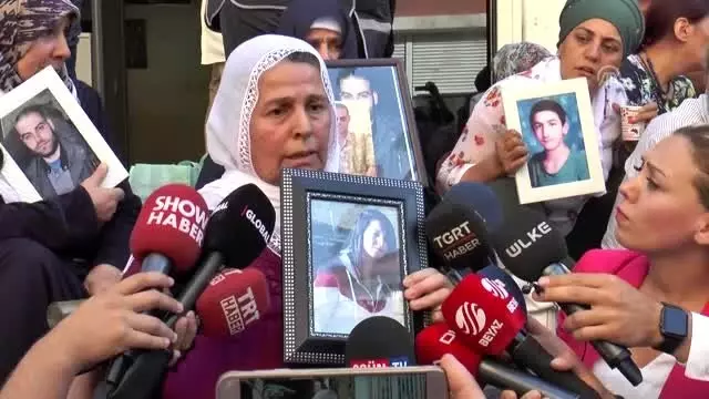 'Gözüm pencerede kulağım kapıda kızımı bekliyorum' 'Gözüm pencerede kulağım kapıda kızımı bekliyorum'