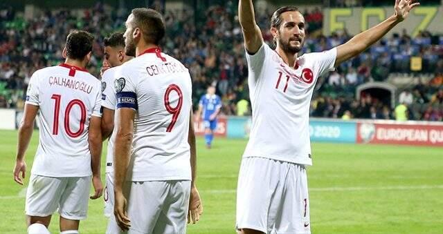 Hakan Çalhanoğlu'ndan eleştirilere yanıt: İnsan üzülüyor
