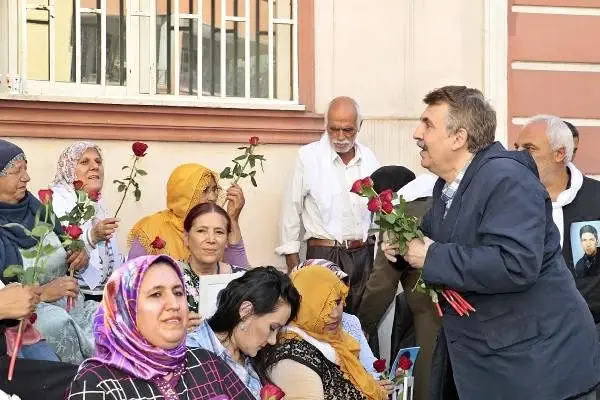 Hdp önündeki eylemde 9'uncu gün; aile sayısı 24 oldu (6) Hdp önündeki eylemde 9'uncu gün; aile sayısı 24 oldu (6)