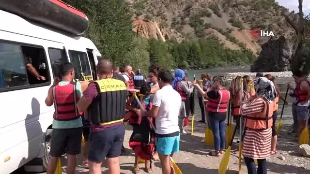 Kanserle mücadeleye dikkati Raftingle çektiler