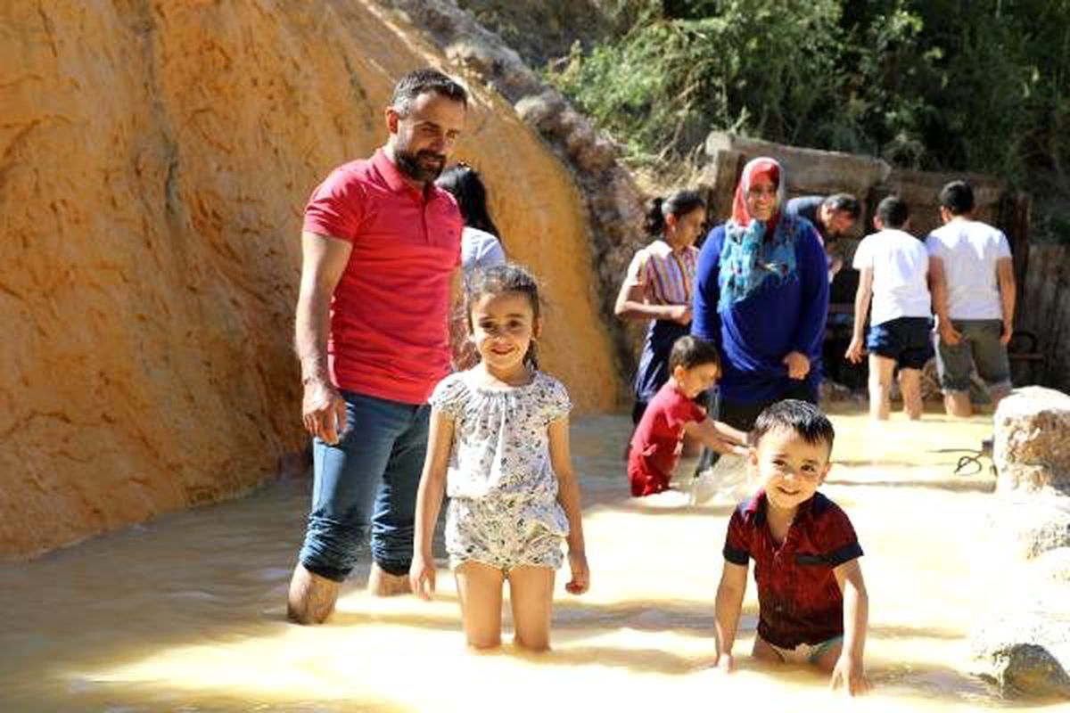 Kaynak suyunda şifa arıyorlar