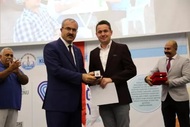 Kütahya'da kan bağışçıları ödüllendirildi