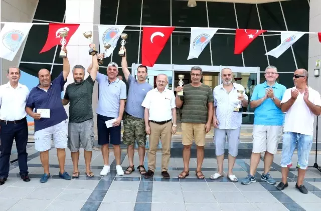 Mersin'de briç turnuvası sona erdi