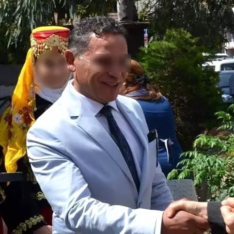 Öğretmen okulun açılış gününe alkollü geldi, açığa alındı