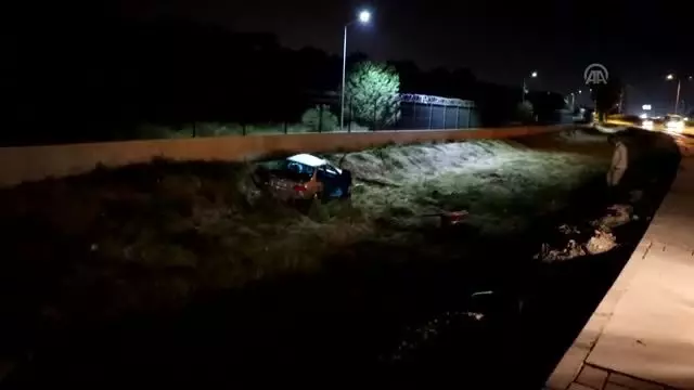 Otomobil şarampole devrildi: 1 ölü, 1 yaralı