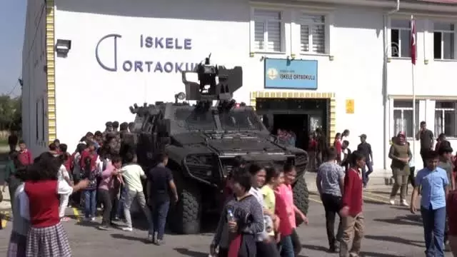 Şehit babası için kütüphane oluşturdu Şehit babası için kütüphane oluşturdu