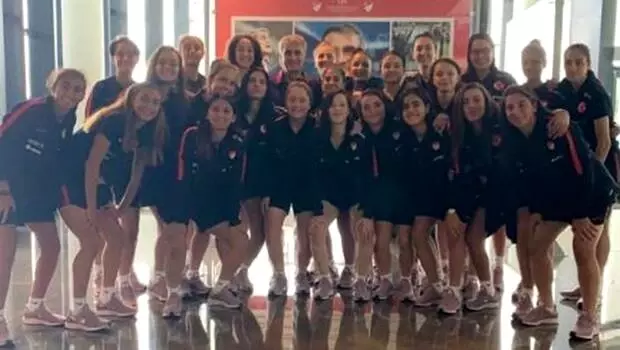 Şenol Güneş'ten U17 Kız Milli Takımımız'a destek