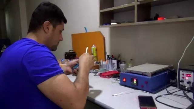 Siirtli vatandaşların tercihi ikinci el telefon oldu