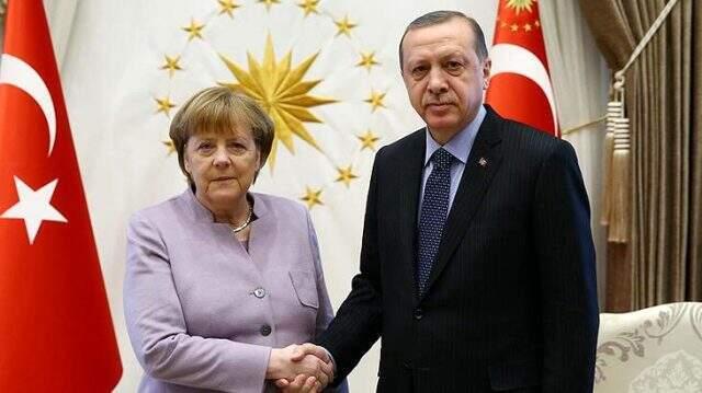 Son dakika: Cumhurbaşkanı Erdoğan, Almanya Başbakanı Angela Merkel ile telefonda görüştü