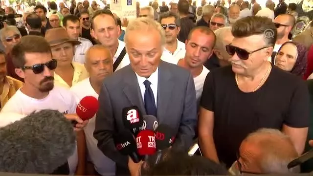 Süleyman Turan son yolculuğuna uğurlandı (2) - Röportajlar Süleyman Turan son yolculuğuna uğurlandı (2) - Röportajlar
