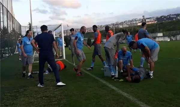 Trabzonspor'da Ekuban ve Campi antrenmanı tamamlayamadı Trabzonspor'da Ekuban ve Campi antrenmanı tamamlayamadı