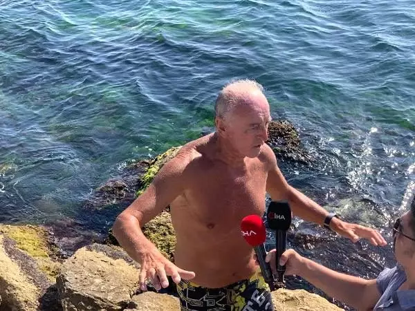 Üsküdar'da kayalıklardan denize düşen kişiyi vatandaşlar kurtardı