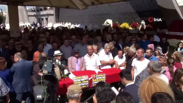 Usta oyuncu Süleyman Turan son yolculuğuna uğurlandı Usta oyuncu Süleyman Turan son yolculuğuna uğurlandı