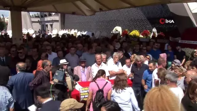Usta oyuncu Süleyman Turan son yolculuğuna uğurlandı Usta oyuncu Süleyman Turan son yolculuğuna uğurlandı