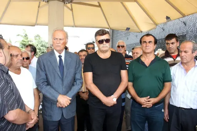 Usta oyuncu Süleyman Turan son yolculuğuna uğurlandı Usta oyuncu Süleyman Turan son yolculuğuna uğurlandı