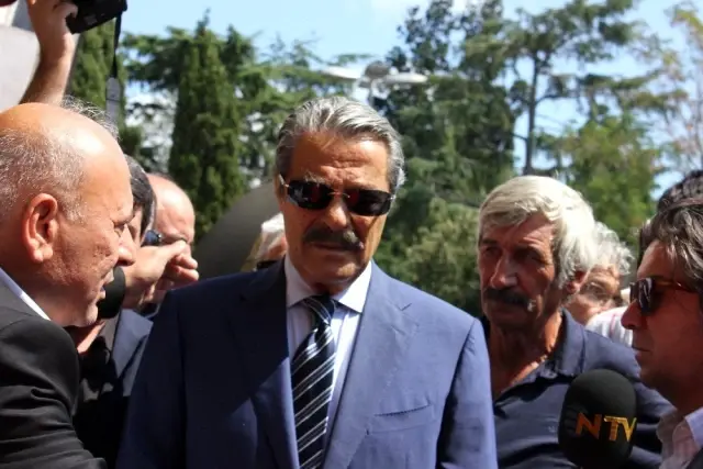 Usta oyuncu Süleyman Turan son yolculuğuna uğurlandı Usta oyuncu Süleyman Turan son yolculuğuna uğurlandı