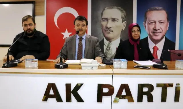 Van'da AK Parti adını kullanarak iş vaadinde bulunanlara operasyon Van'da AK Parti adını kullanarak iş vaadinde bulunanlara operasyon