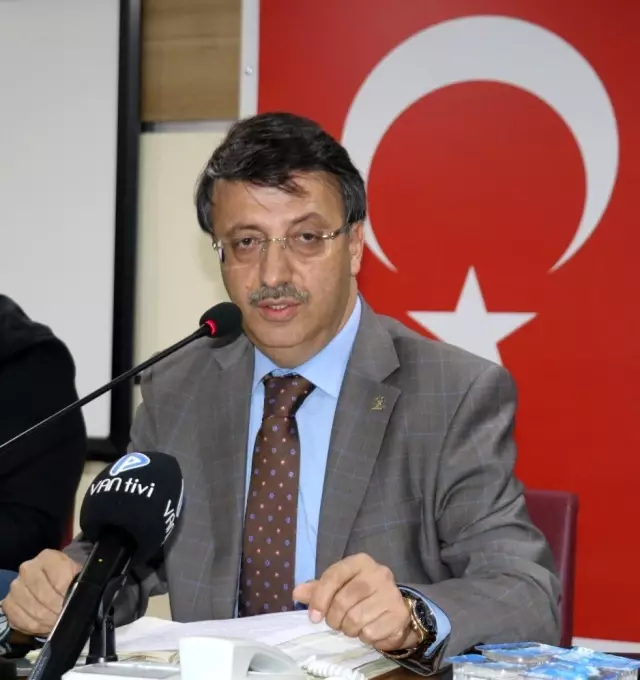 Van'da AK Parti adını kullanarak iş vaadinde bulunanlara operasyon Van'da AK Parti adını kullanarak iş vaadinde bulunanlara operasyon
