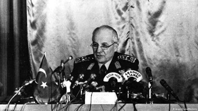 12 Eylül darbesinin komutanlarından Kenan Evren kimdir?