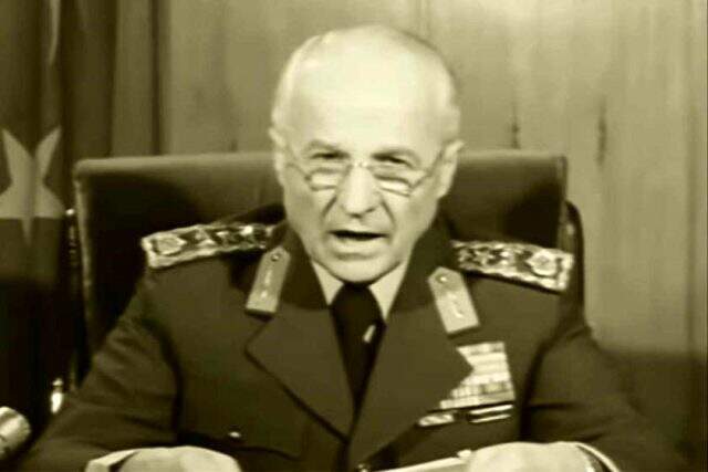 12 Eylül darbesinin komutanlarından Kenan Evren kimdir?
