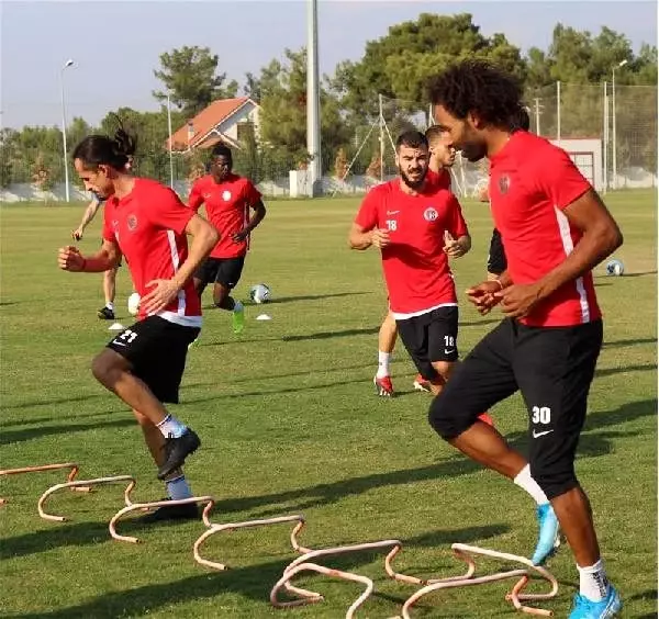 Antalyaspor'da 5 eksik