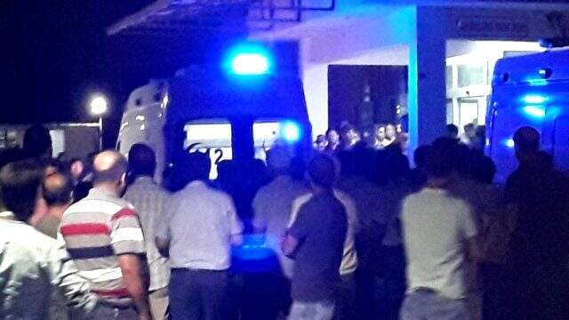 Diyarbakır'da yola döşenen patlayıcı sivil aracın geçişi sırasında infilak etti: Ölü ve yaralılar var