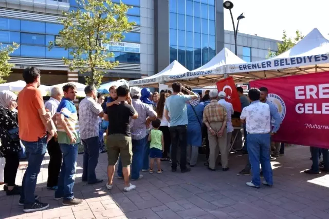 Erenler'de ağızlar aşure ile tatlandı Erenler'de ağızlar aşure ile tatlandı