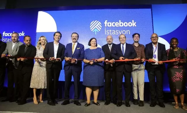 Facebook İstasyon Merkezi İstanbul'da açıldı Facebook İstasyon Merkezi İstanbul'da açıldı