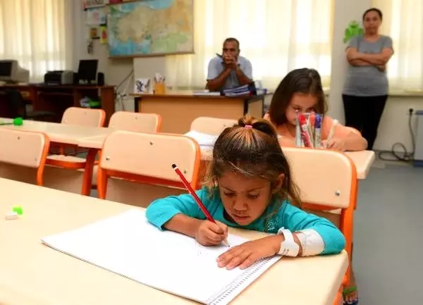 Hastanede eğitim, öğrencileri mutlu etti