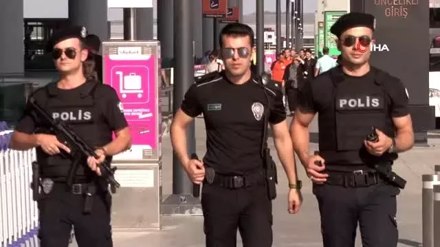 İstanbul Havalimanı'nda 'Acil Müdahale Timleri' göreve başladı İstanbul Havalimanı'nda 'Acil Müdahale Timleri' göreve başladı
