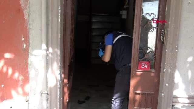 Kar maskeli 2 kişi, 73 yaşındaki kadının ellerini ve ağzını bağlayıp parasını çaldı