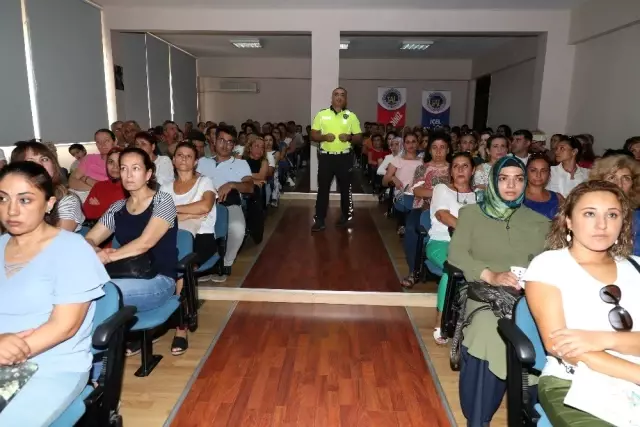Öğretmenlere trafik eğitimi
