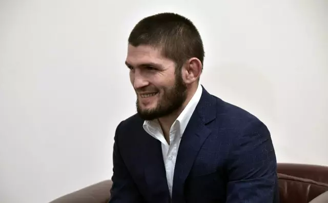Putin, Müslüman dövüşçü Nurmagomedov ile bir araya geldi Putin, Müslüman dövüşçü Nurmagomedov ile bir araya geldi