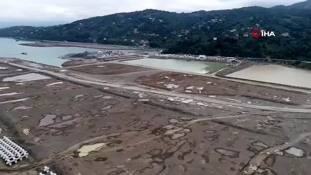 Rize-Artvin Havalimanı'nda dolgu çalışmalarının yüzde 41'i tamamlandı Rize-Artvin Havalimanı'nda dolgu çalışmalarının yüzde 41'i tamamlandı