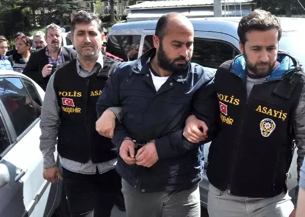 4 akademisyenin katili, 'çok sıkıldım' diyerek duruşmayı terk etti